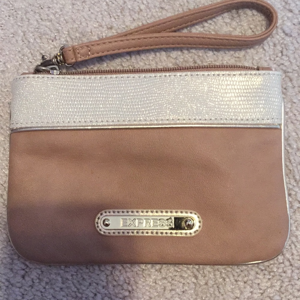 Express wristlet